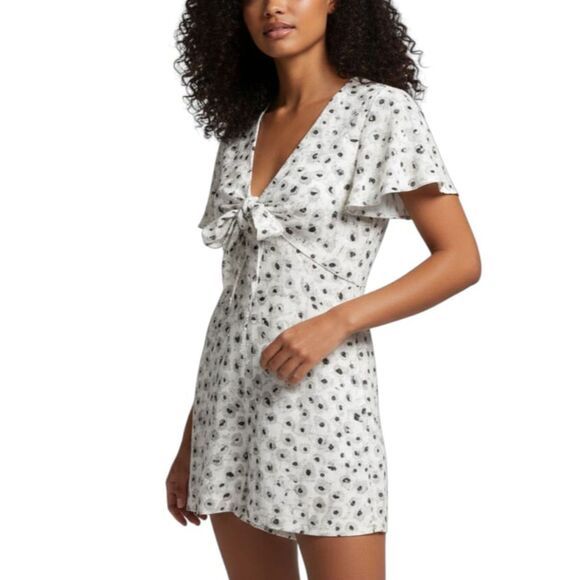 LUC&CE Floral Romper Flutter Sleeve Tie Bosom Jumpsuit Playsuit Sz S - Picture 2 of 15